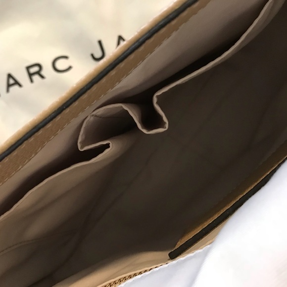 SOLD Marc Jacobs Gotham Sand Leather Saddle Bag - Picture 2 of 7